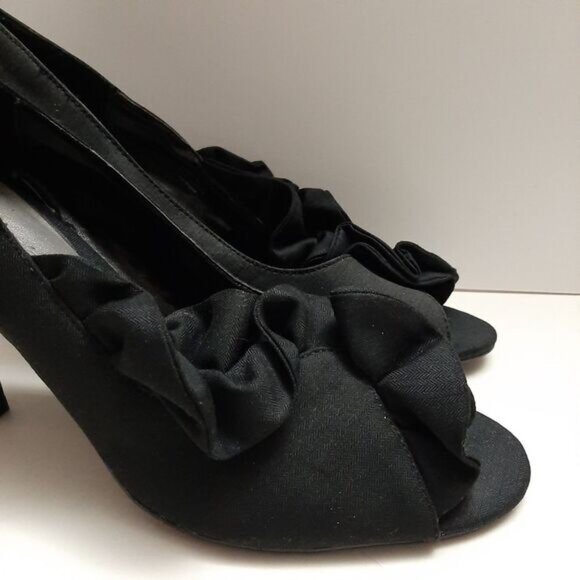 ANN MARINO Ruffle Detail Peep-Toe Slip-On High Heel Shoes Black Fabric Sz 9 M - Picture 3 of 16